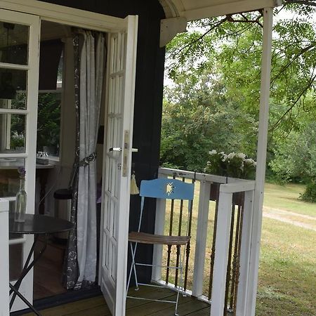 Camping Chez Francis Bed and Breakfast Loupiac  Buitenkant foto