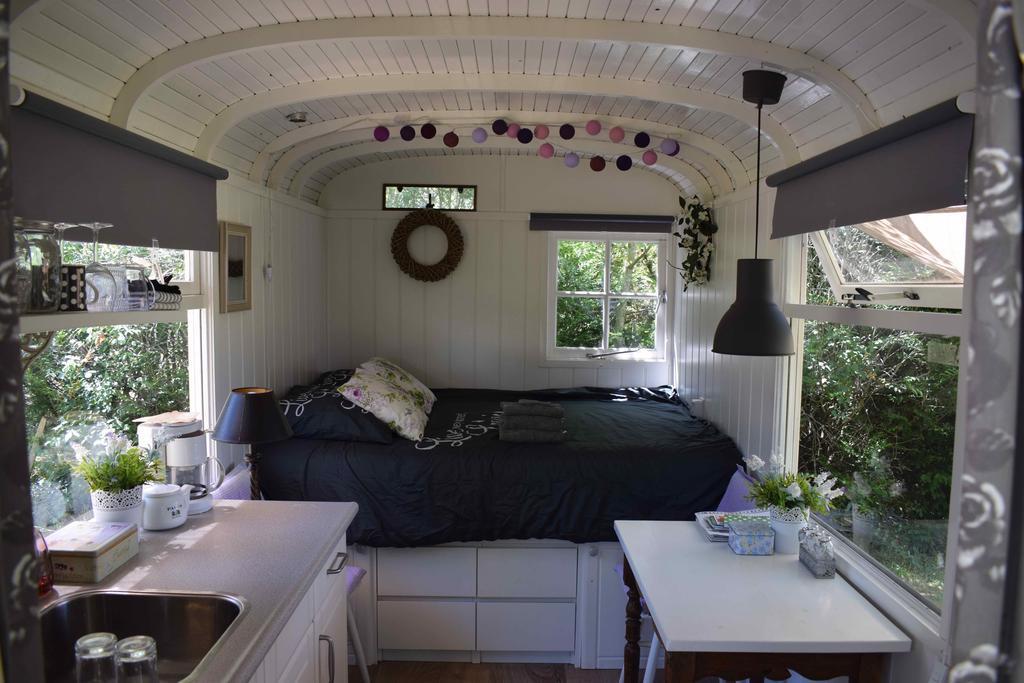Camping Chez Francis Bed and Breakfast Loupiac  Buitenkant foto