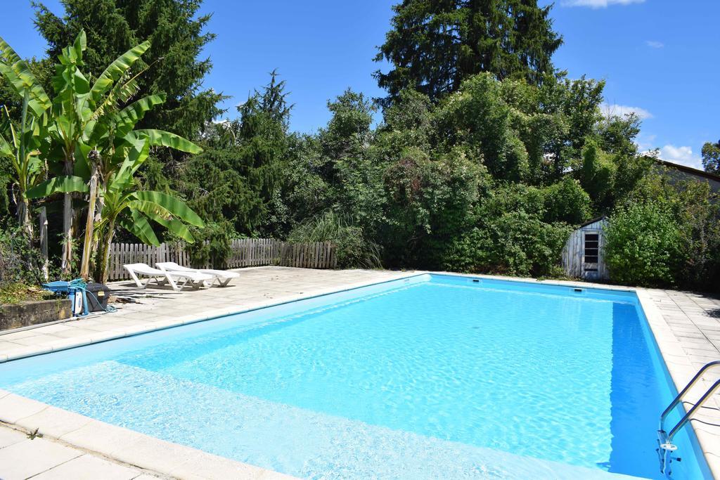 Camping Chez Francis Bed and Breakfast Loupiac  Buitenkant foto