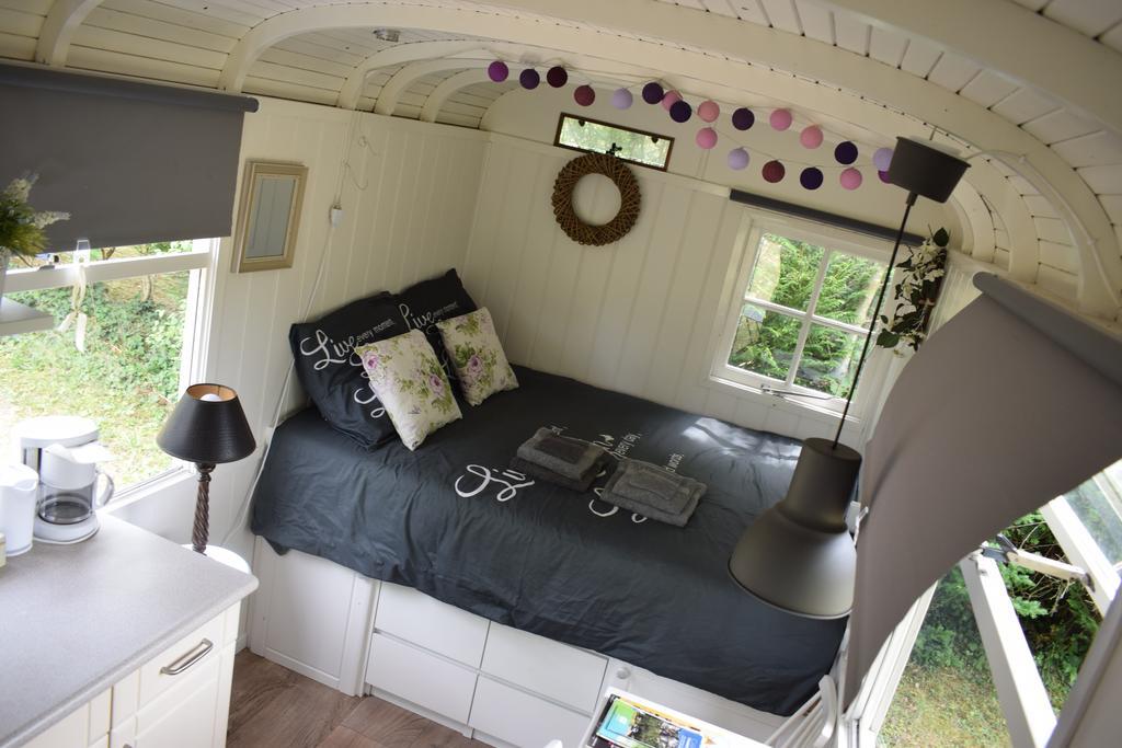 Camping Chez Francis Bed and Breakfast Loupiac  Buitenkant foto